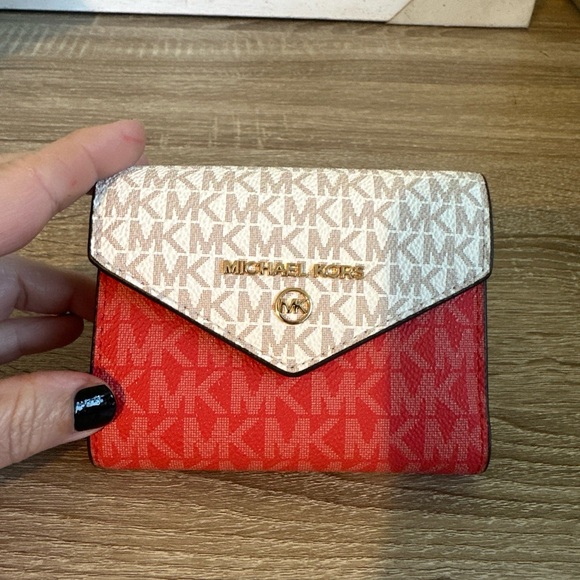 Michael Kors Women's Medium Envelope Trifold, Spiced Coral Wallet Excellent Cond - Picture 1 of 11